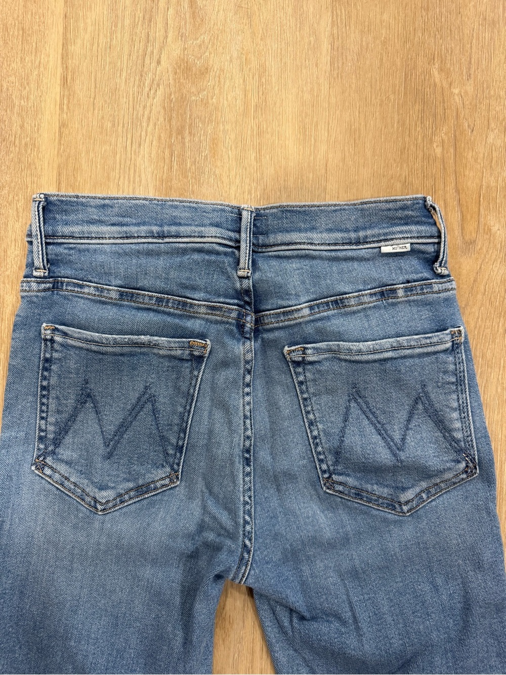 MOTHER The Insider Crop Step Fray Jeans - Picture 4 of 5